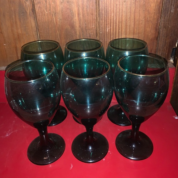 Libbey Green Wine Glass Set of 5 - Picture 3 of 6
